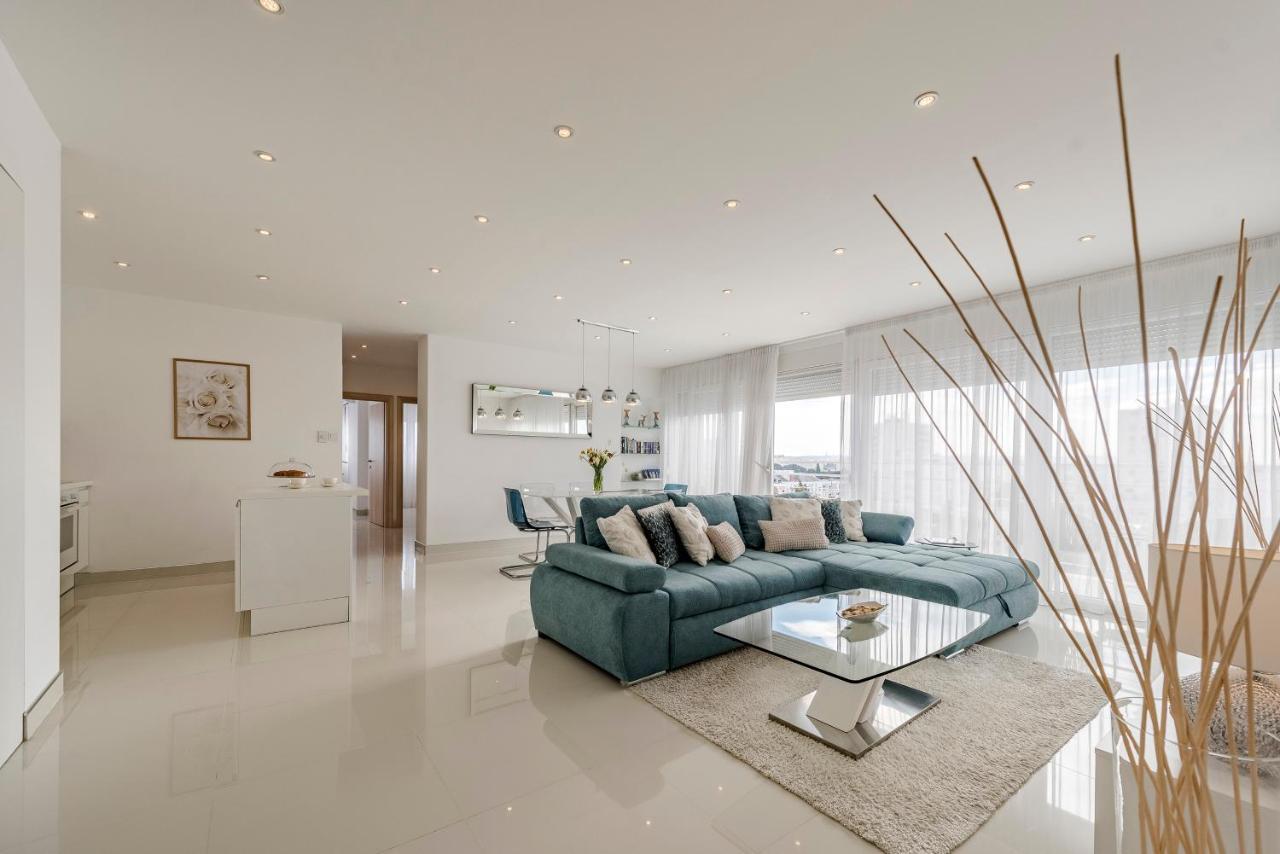 Urban Luxury Apartment 扎达尔 外观 照片